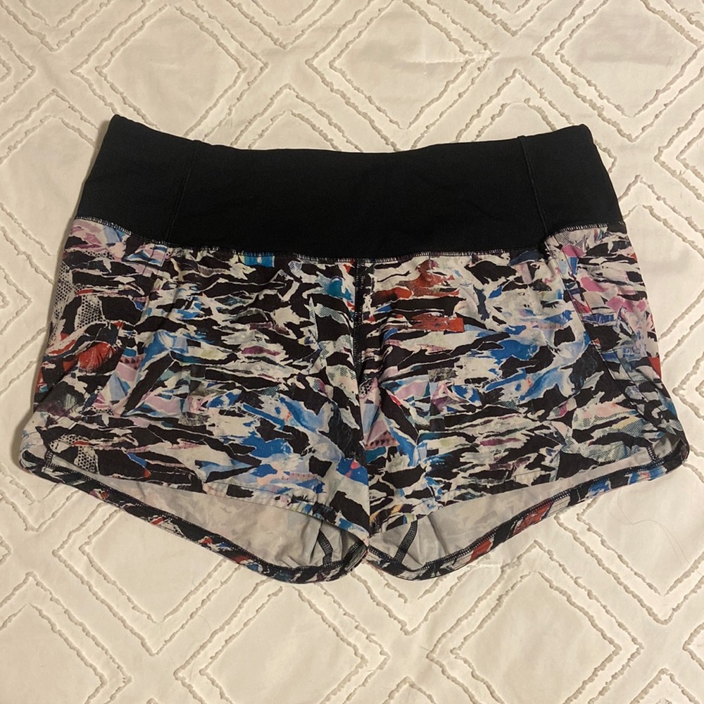Lululemon Women's Run Low Rise Speed Up Low-Rise Lined Shorts 2.5" - Size 4
